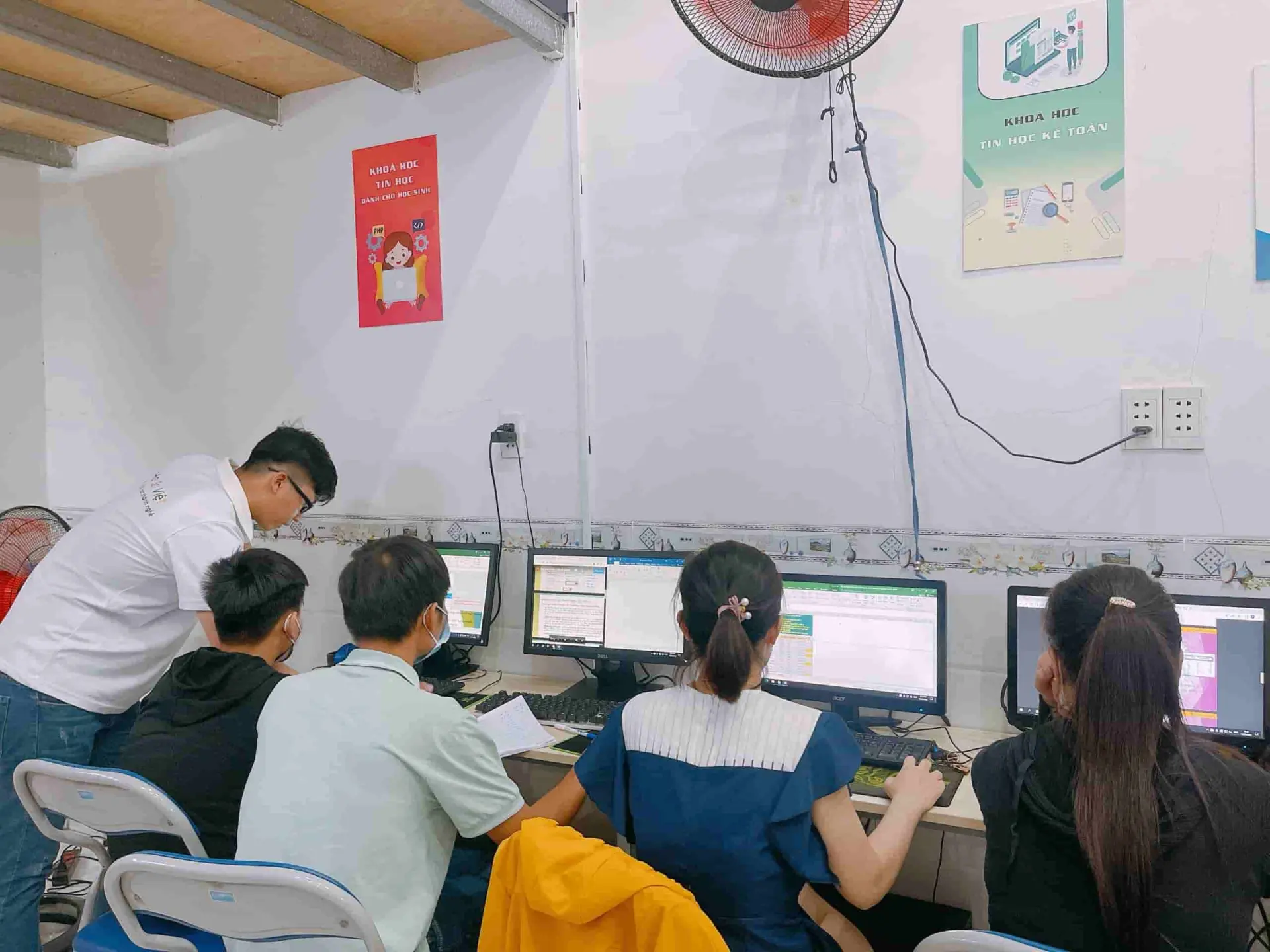 Trung Tâm Dạy Tin Học Văn Phòng Ở Nha Trang
