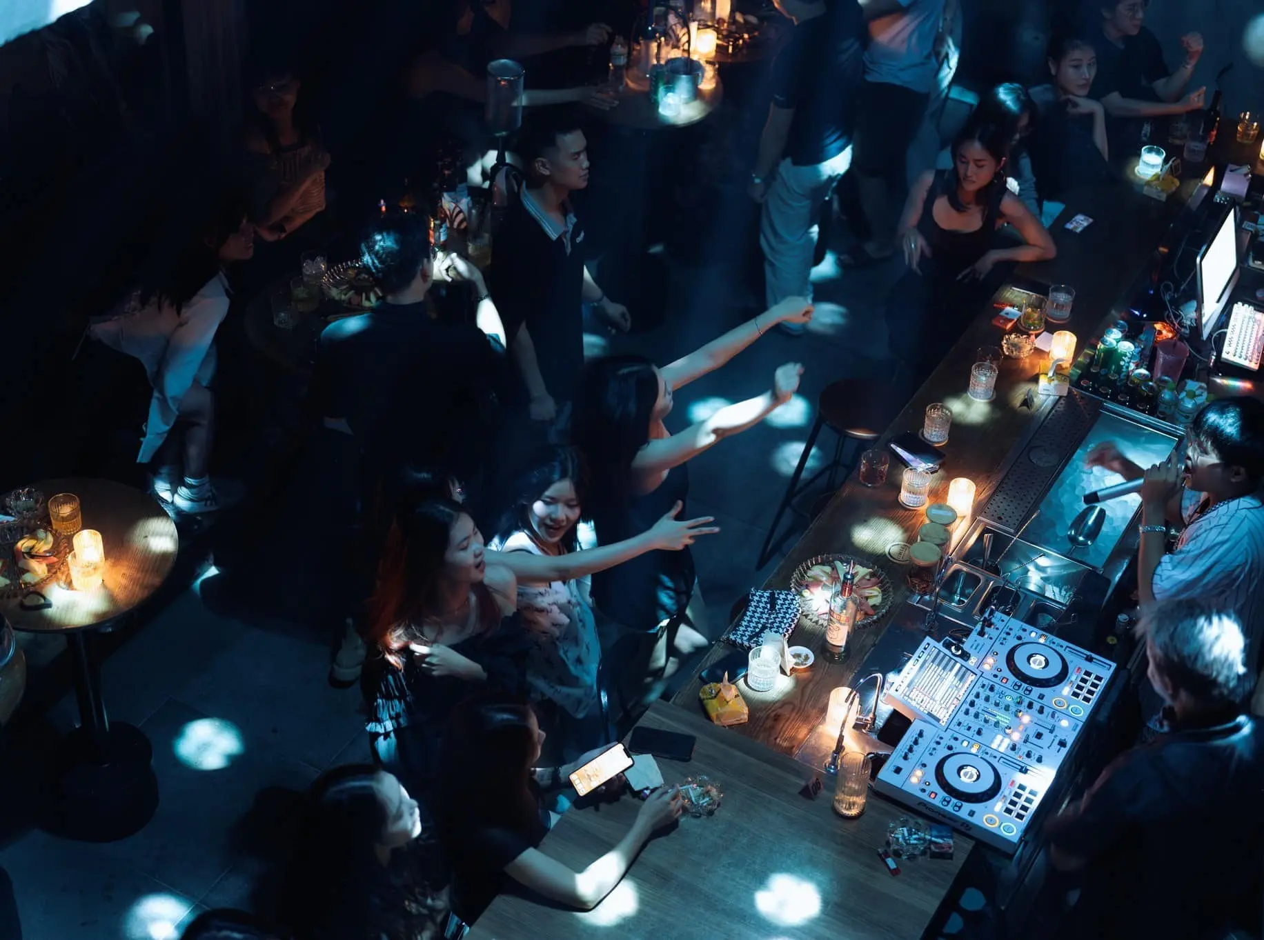 bar-quang-ninh-2 Circle Mixology & Bar