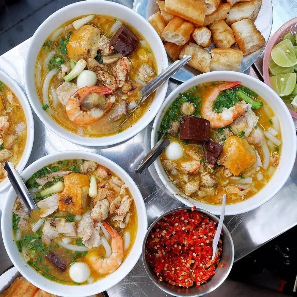 ăn trưa sài gòn