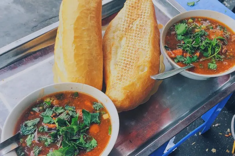 bánh mì sốt vang Hà Nội Vua Bánh Mì Chảo