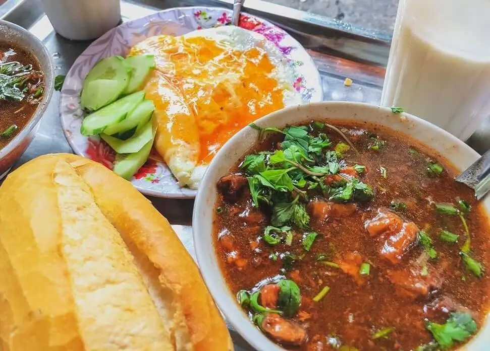 Bánh mì sốt vang Hà Nội Bánh mì sốt vang Hà Nội