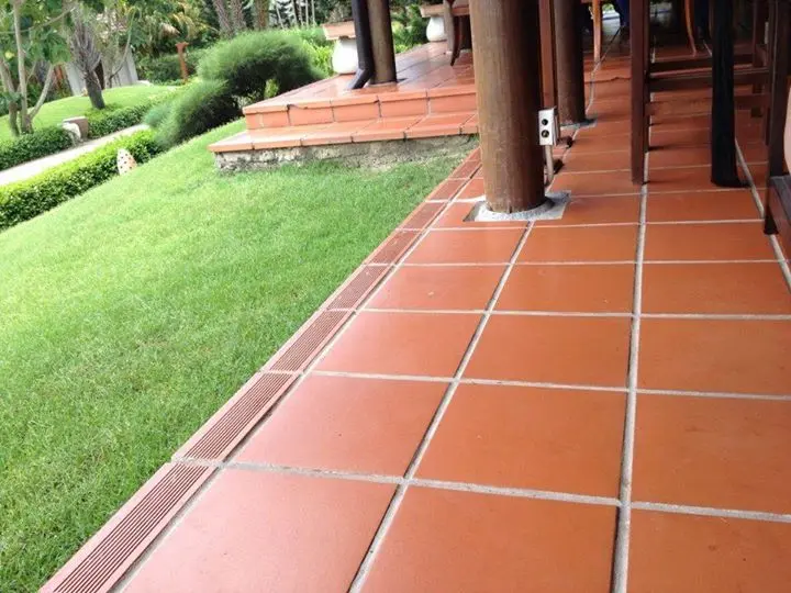 Top 10 Địa Chỉ Cung Cấp Gạch Lát Sân Hạ Long Uy Tín Nhất