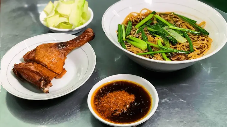 Mì Vịt Tiềm Hà Nội Quán Paradise Cầu Giấy
