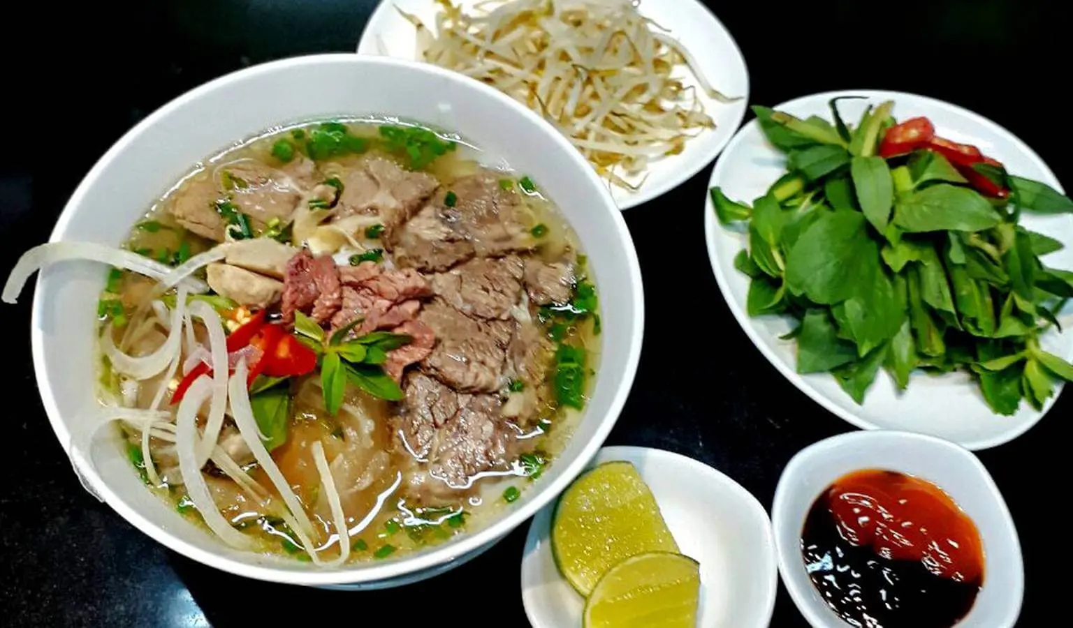 phở bò hà nội Phở Gánh Hàng Chiếu
