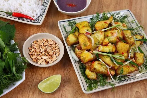 quan-cha-ca-la-vong-ha-noi-10-1 Chả Cá Văn Miếu