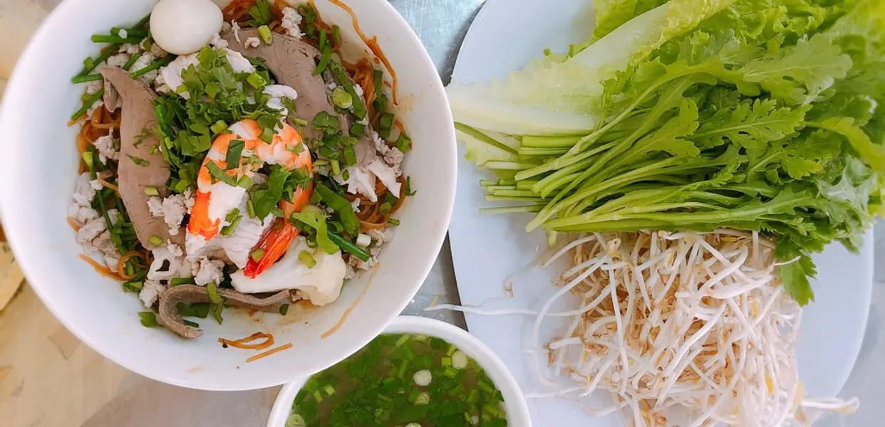 quan-hu-tieu-ngon-o-vung-tau-4-min Cơm Niêu Ngon
