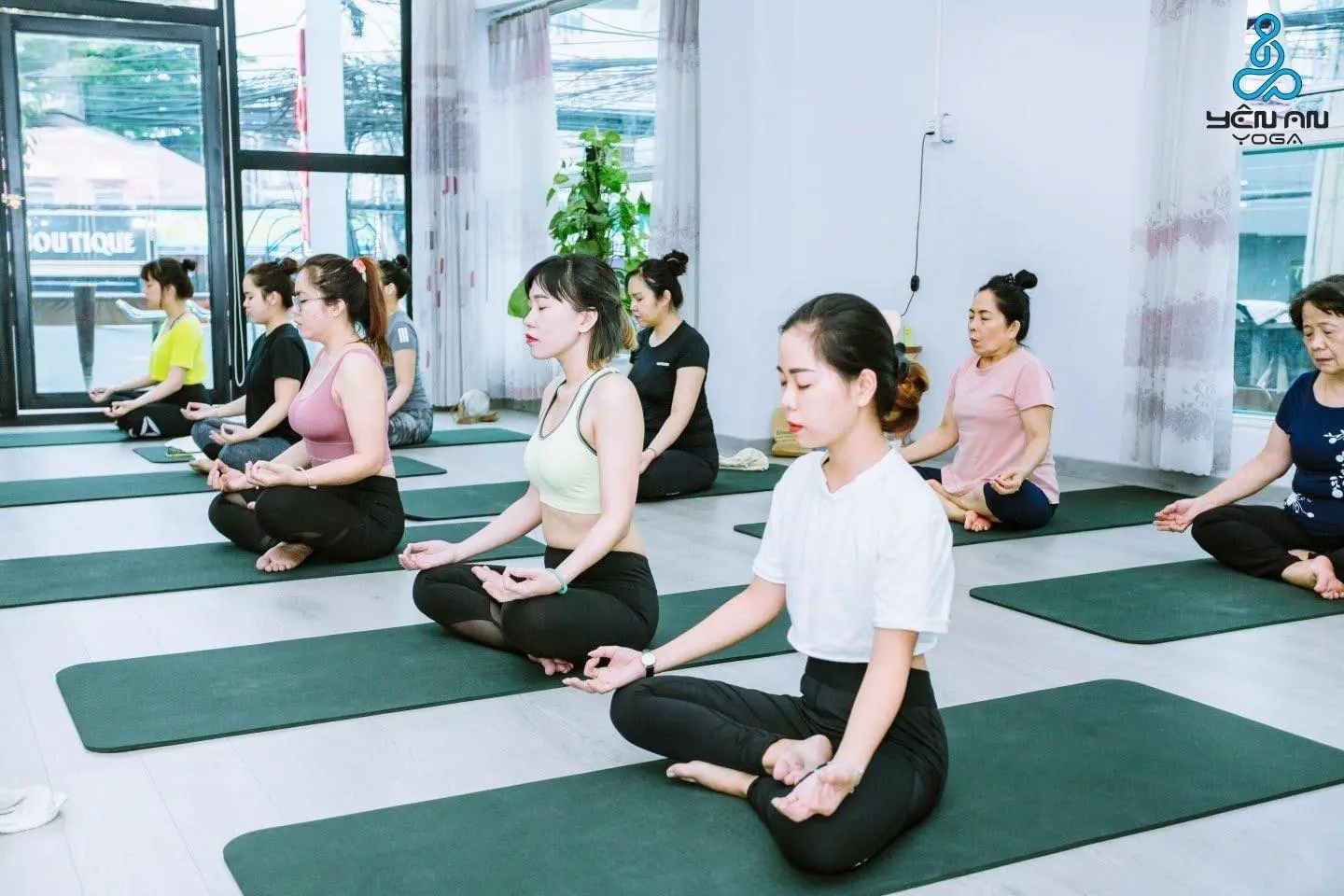 bàn ghế văn phòng Quy Nhơn bàn ghế văn phòng Quy Nhơn