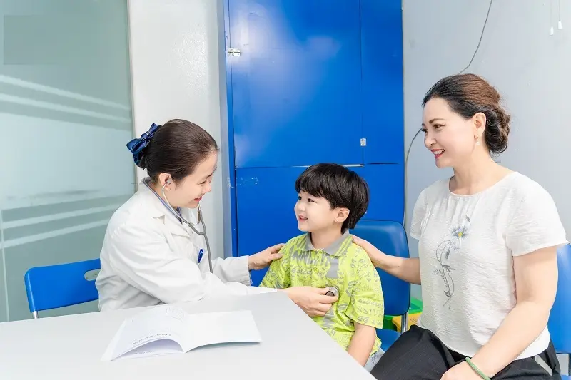 cac-cau-hoi-thuong-gap-cua-phu-huynh-khi-kham-nhi-2 Các câu hỏi thương gặp của phụ huynh khi đi khám nhi