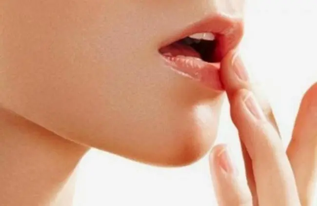 Gợi ý cách lựa chọn son dưỡng cho môi xăm