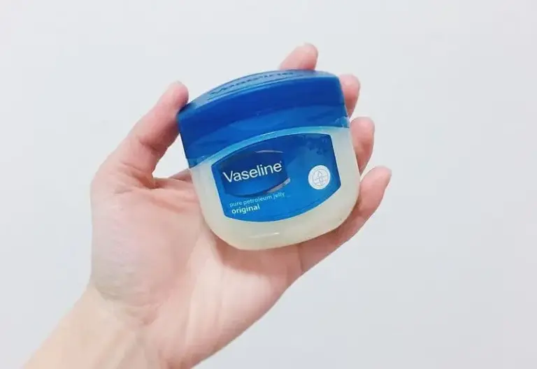Có nên bôi Vaseline sau khi xăm mày? Bao lâu thì bôi được?