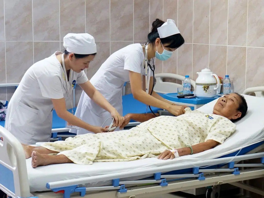 di-kham-tim-mach dấu hiệu cảnh báo cần khám tim mạch