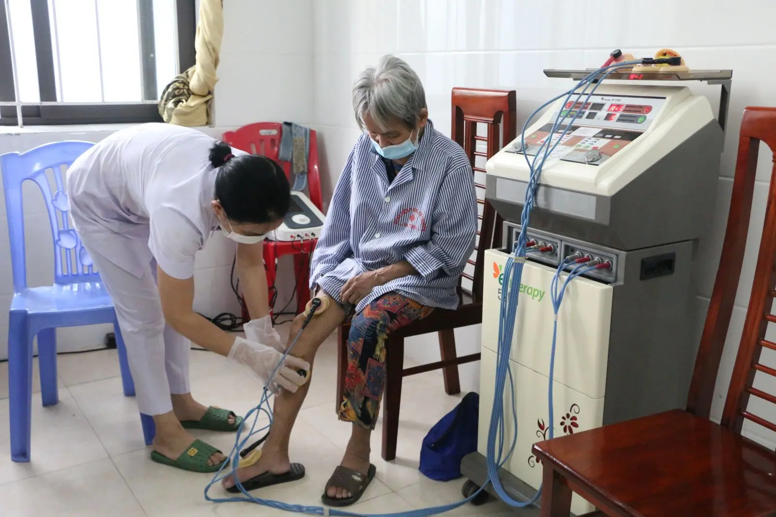 phuong-phap-vat-ly-tri-lieu-cho-nguoi-sau-tai-bien-1-1 phương pháp vật lý trị liệu cho người sau tai biến