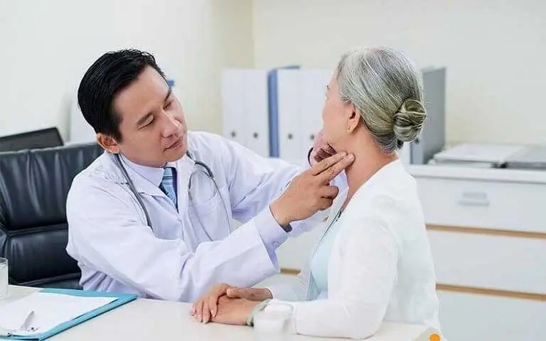 Các Loại Thuốc và Sản Phẩm Được Bác Sĩ Da Liễu Khuyên Dùng