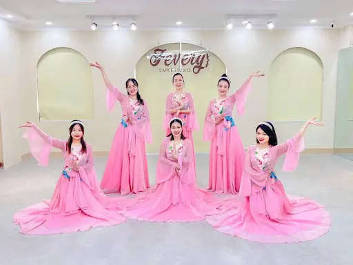 Xếp Hạng 5 Nơi Thuê Trang Phục Biểu Diễn Bắc Ninh Chất Lượng