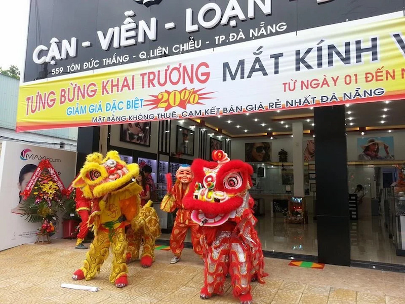 Cửa hàng kính thuốc Việt Tín