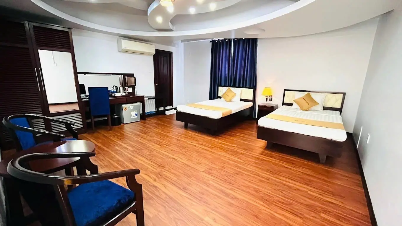 Hệ thống phòng nghỉ tại đây được đầu tư vô cùng bài bản với hệ thống cửa kính cách âm hiện đại, tách biệt hoàn toàn thế giới ồn ã bên ngoài.