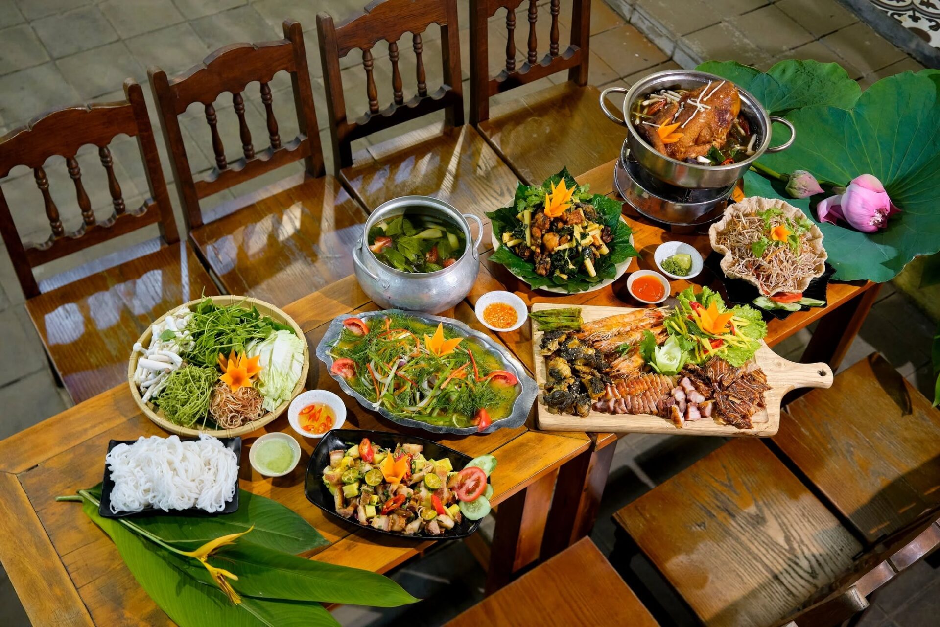 BeeZone - Quán cafe và ăn uống sân vườn tại Đắk Lắk tích hợp khu vui chơi khổng lồ